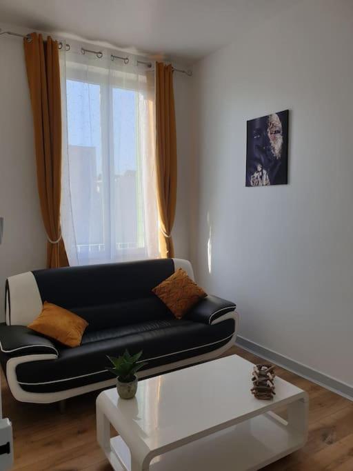 Appartement Duplexe De 1 A 4 Chambres Privees Dans Maison Le Teil Kültér fotó